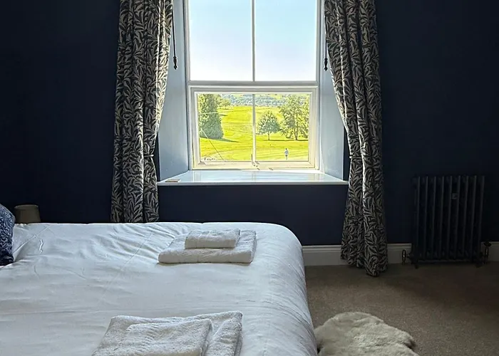 Lane End - Kirkby Lonsdale